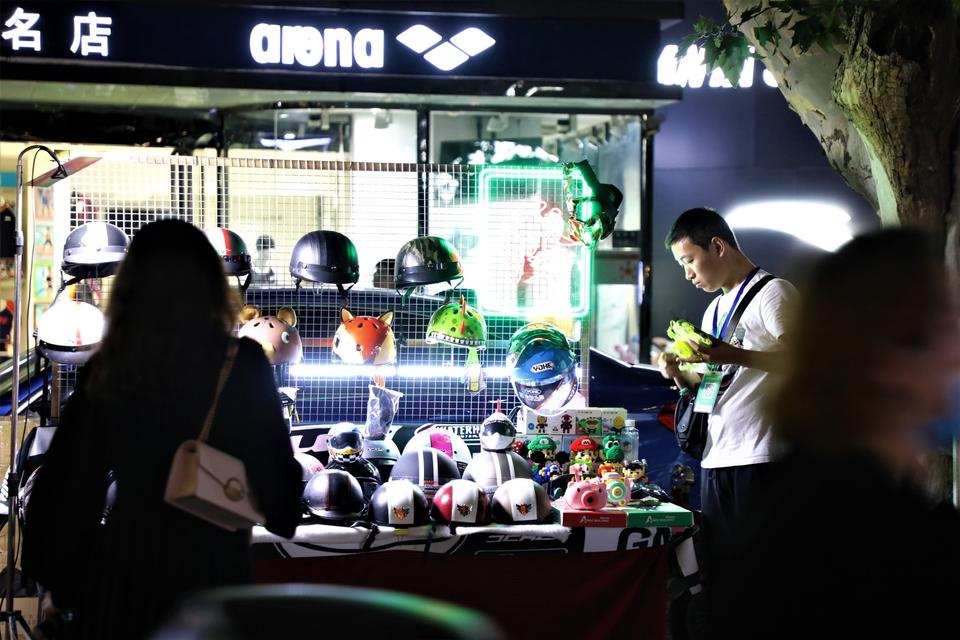 鄭州健康路夜市不讓出攤兒了？市場管理方回應：清理高價轉租攤位行為